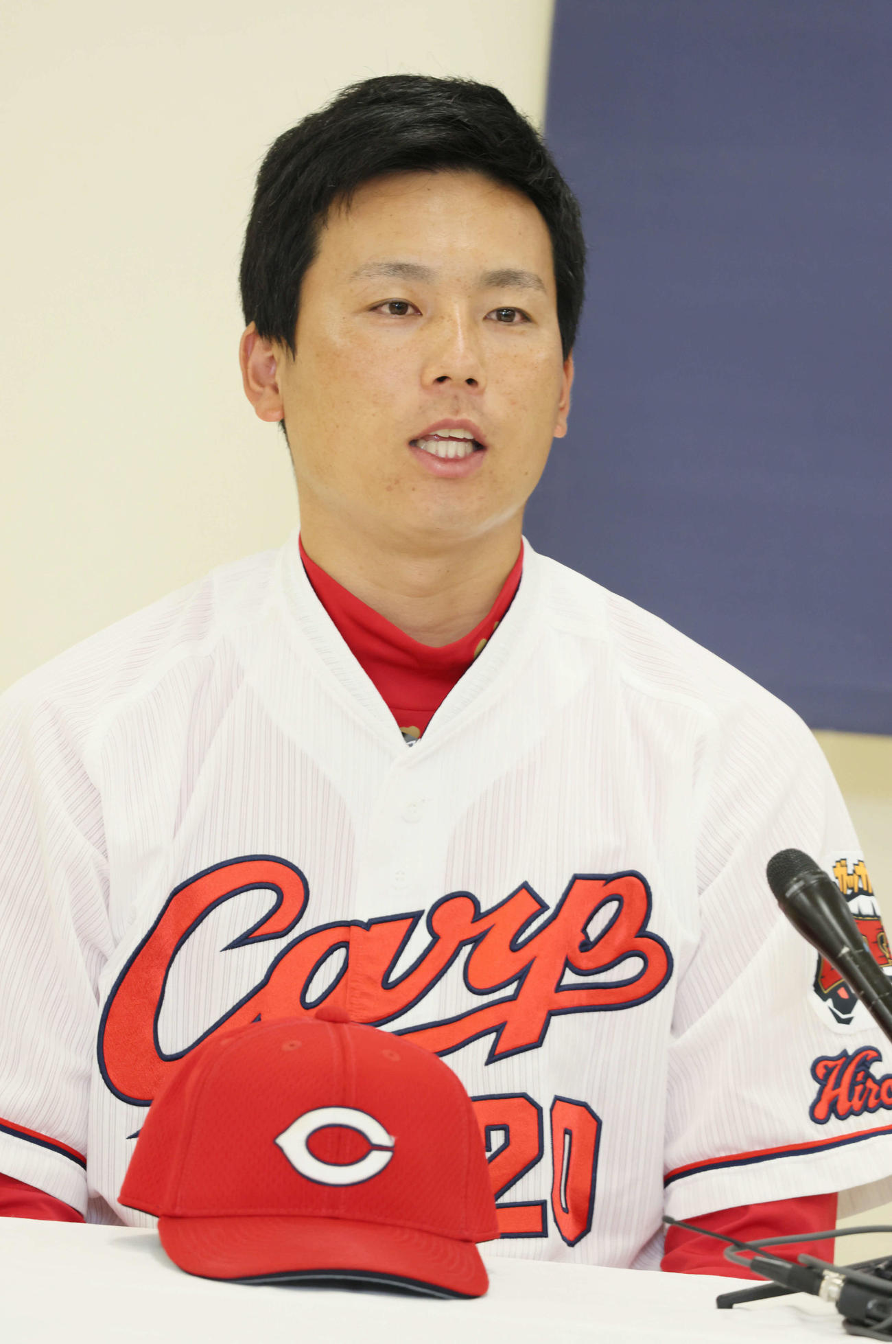 オールスターに監督推薦で出場が決まり、会見する広島栗林（22年7月12日撮影）