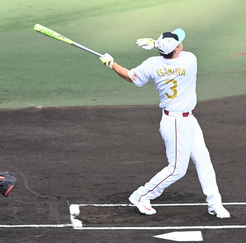 全セ対全パ ホームランダービーに出場、阪神佐藤輝を破った楽天浅村(撮影・前岡正明)
