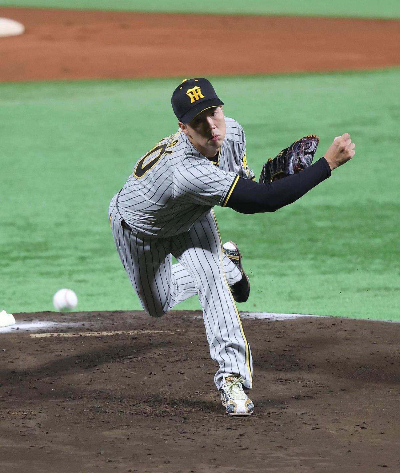 全パ対全セ　力投する全セ先発の青柳（撮影・上田博志）