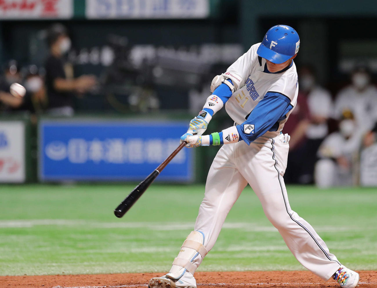 全パ対全セ　9回裏全パ2死、左越えにサヨナラ本塁打を放つ清宮（撮影・河田真司）