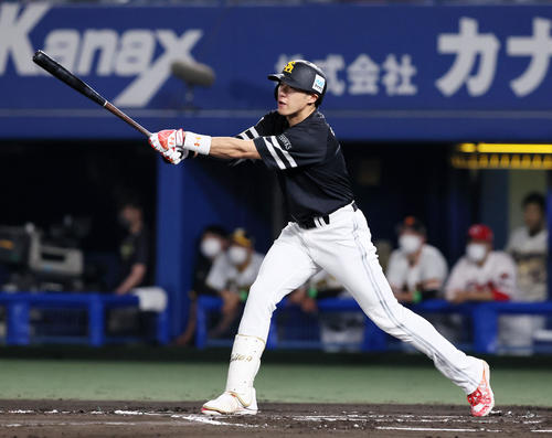 全セ対全パ　6回表全パ1死、柳田は左越えソロ本塁打を放つ（撮影・加藤哉）