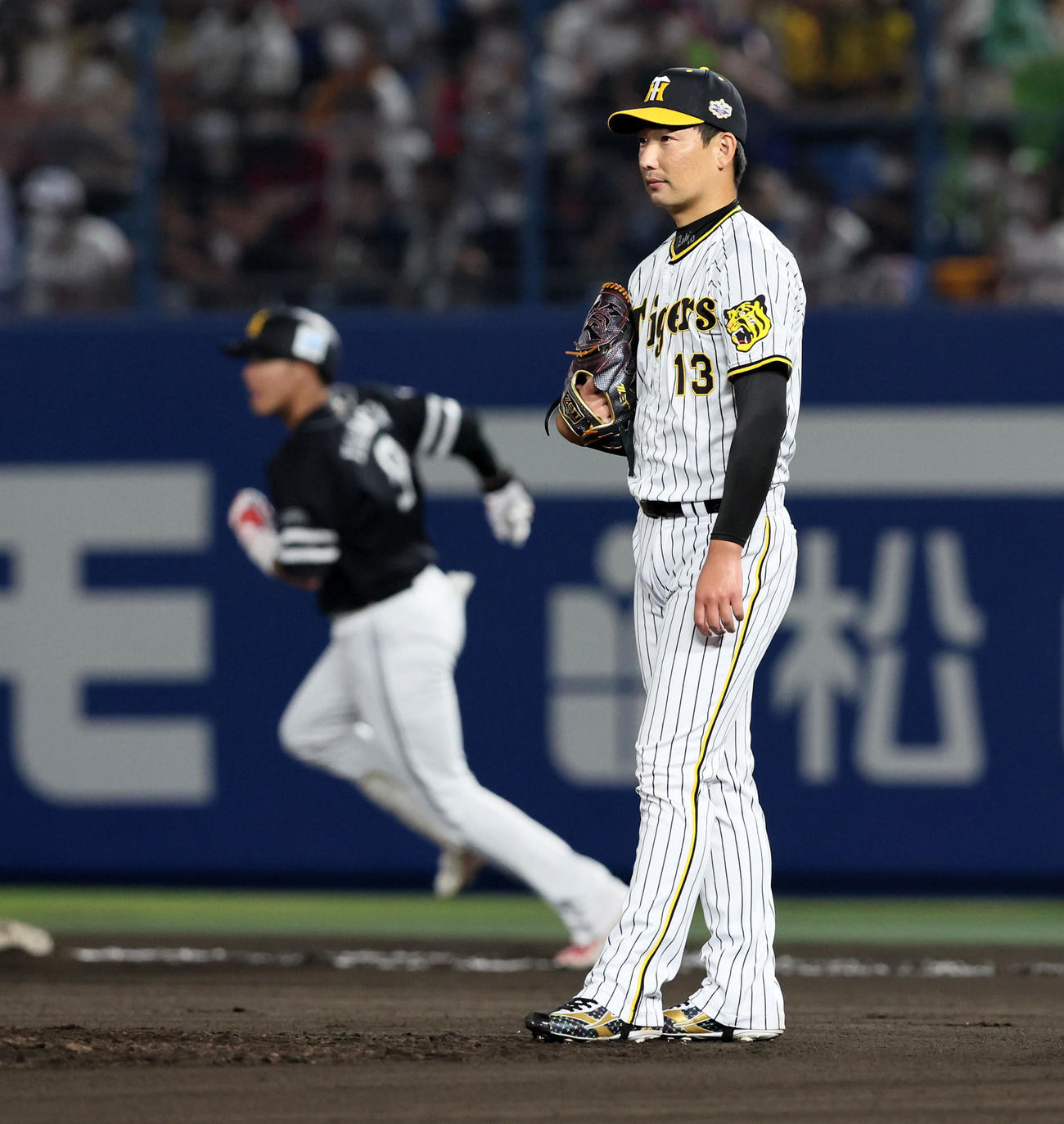 全セ対全パ　6回表全パ1死、岩崎は柳田に左越えソロ本塁打を被弾（撮影・加藤哉）