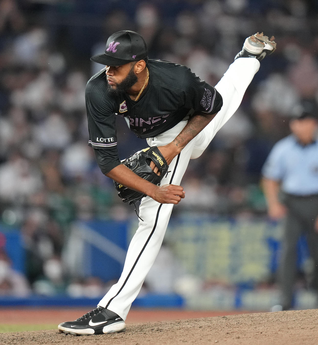 ロッテ対オリックス　7回表から3番手で登板したロッテ・ゲレーロ（撮影・鈴木みどり）