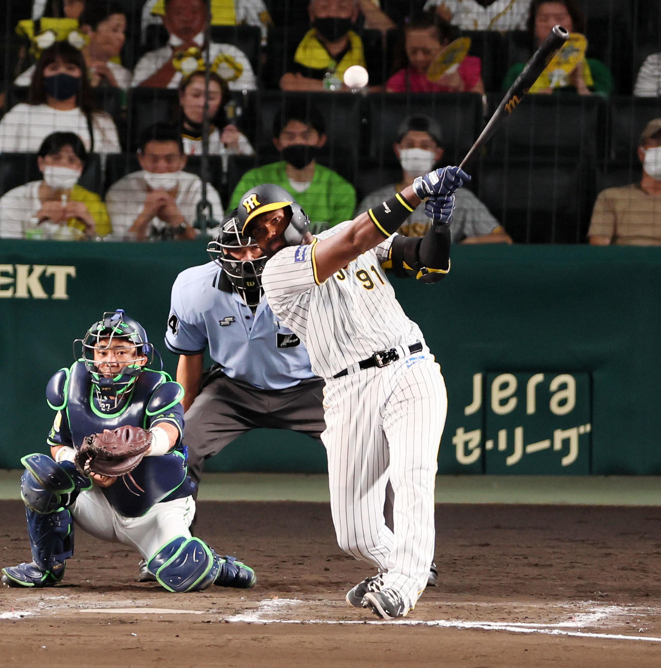 阪神対ヤクルト　8回裏阪神無死二塁、ロドリゲスは左前適時打を放つ（撮影・加藤哉）