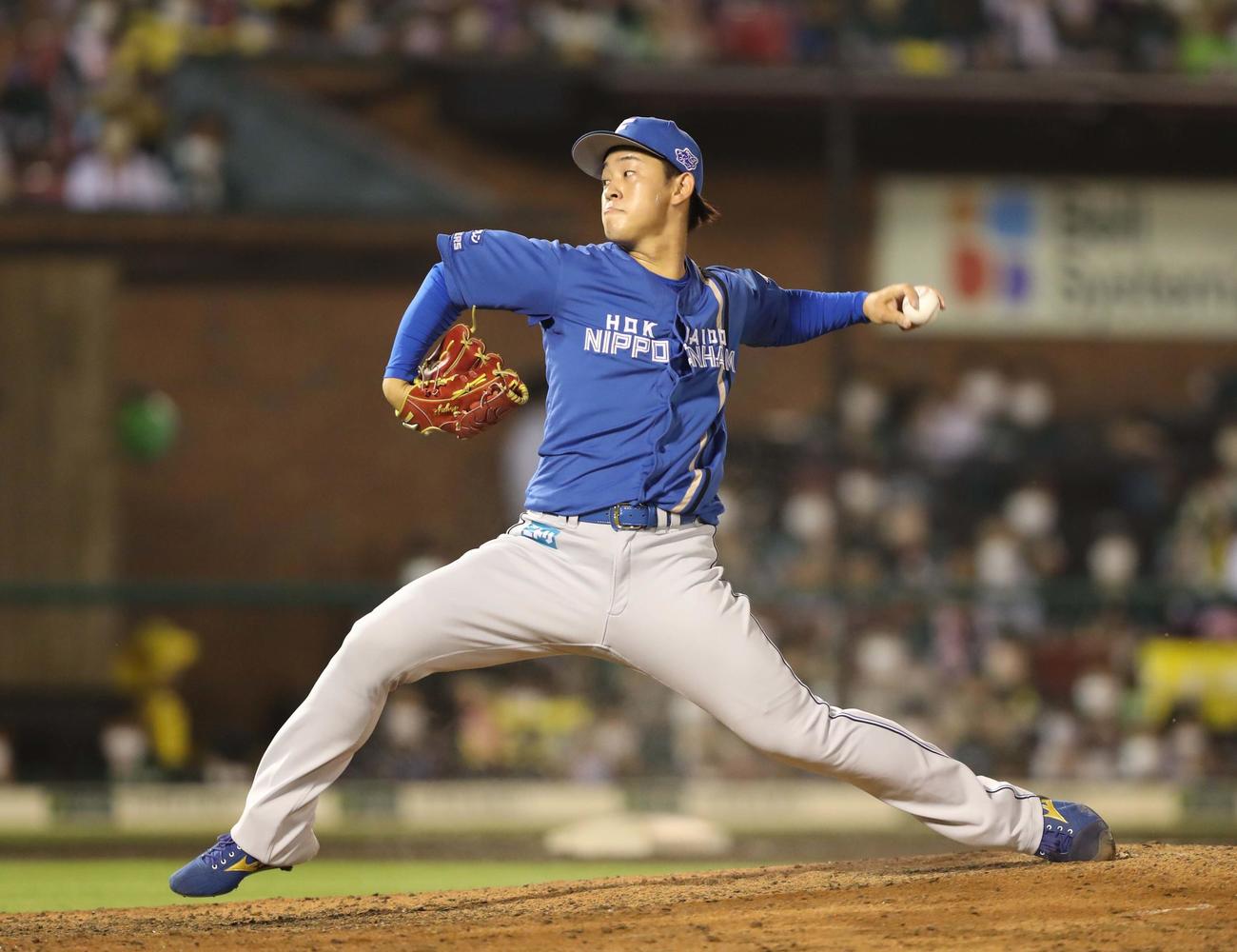 楽天対日本ハム　9回途中登板の北浦（撮影・黒川智章）