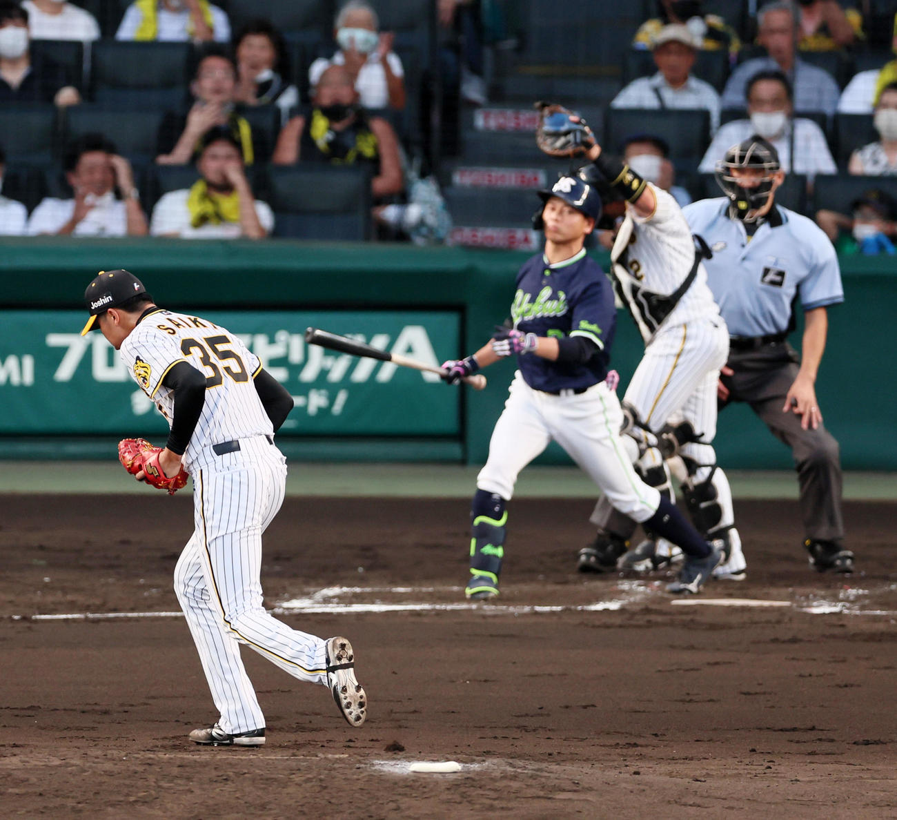 阪神対ヤクルト　3回表ヤクルト2死二、三塁、才木は山崎を三振に仕留める（撮影・加藤哉）