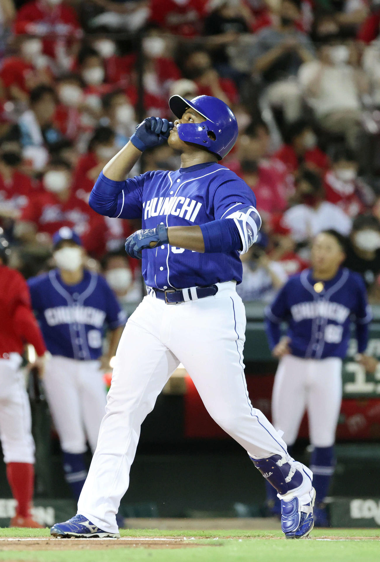 広島対中日　5回表中日無死、左越え本塁打を放ったレビーラ（撮影・加藤孝規）