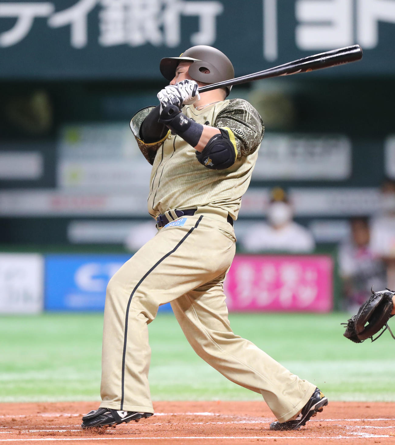 ソフトバンク対西武　1回表西武1死一、三塁、山川は先制の右適時打を放つ（撮影・屋方直哉）