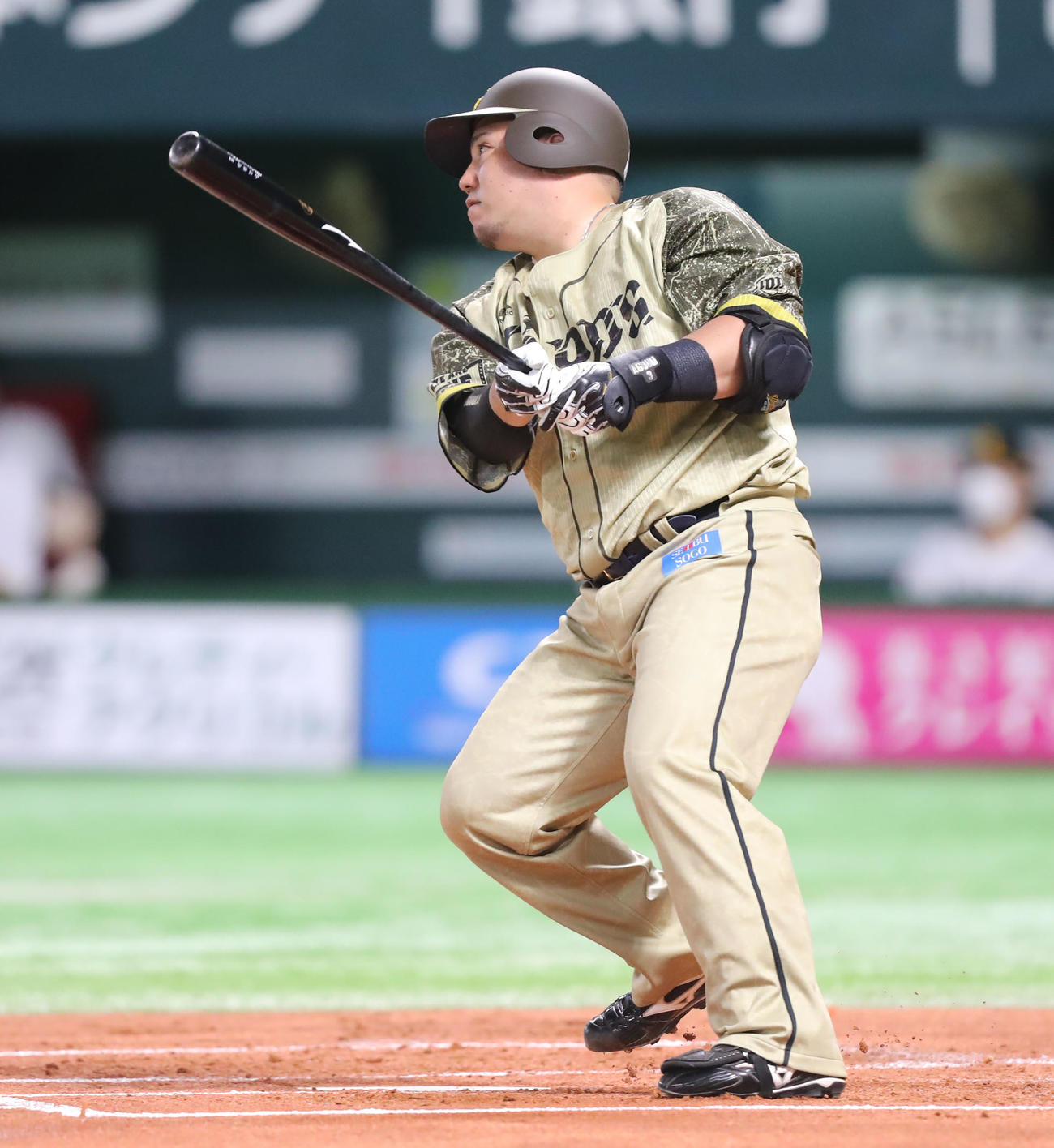 ソフトバンク対西武　1回表西武1死一、三塁、山川は先制の右適時打を放つ（撮影・屋方直哉）