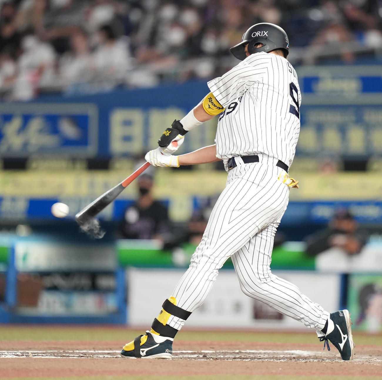 ロッテ対オリックス　7回表オリックス2死二、三塁、左前適時打を放つ杉本（撮影・鈴木みどり）