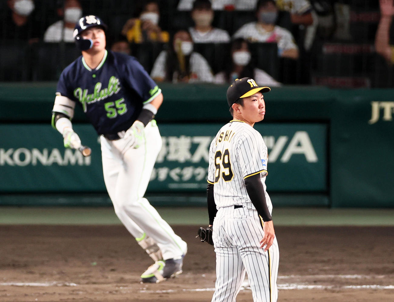11回表ヤクルト2死一塁、石井は村上に左越え2点本塁打を被弾（撮影・加藤哉）
