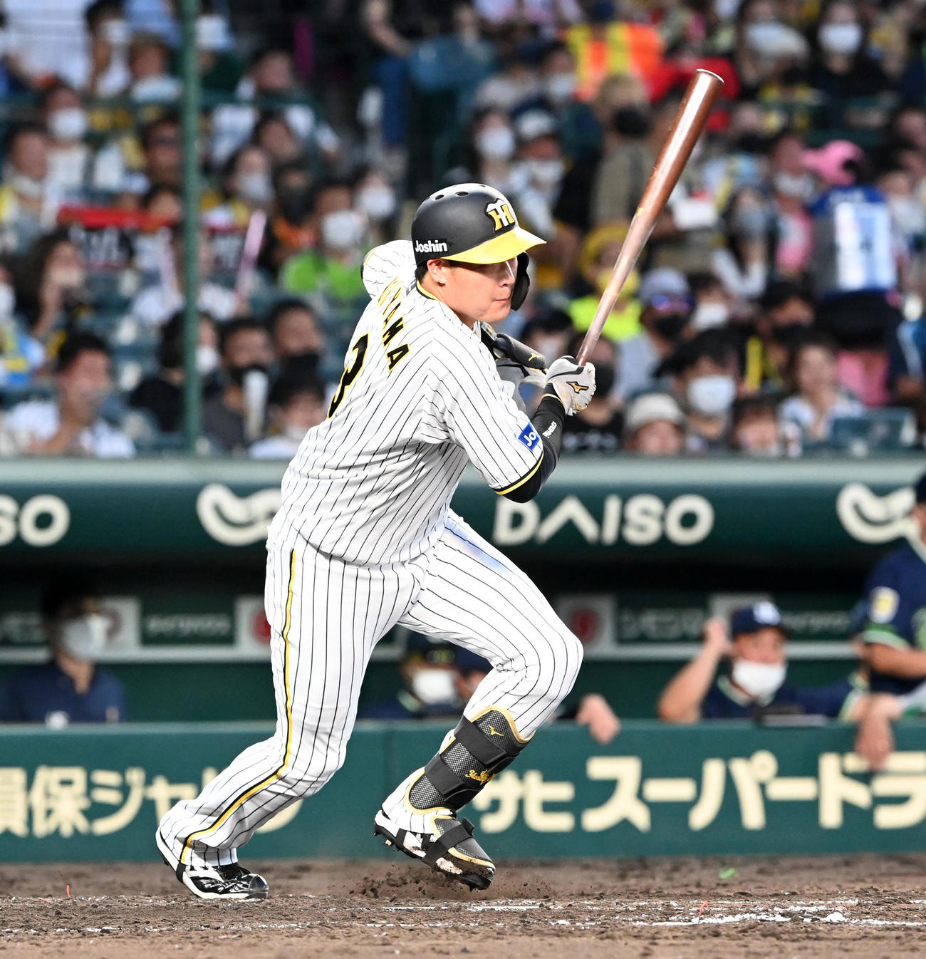 阪神対ヤクルト　4回裏阪神無死一、三塁、大山は先制の右前適時打を放つ（撮影・前岡正明）