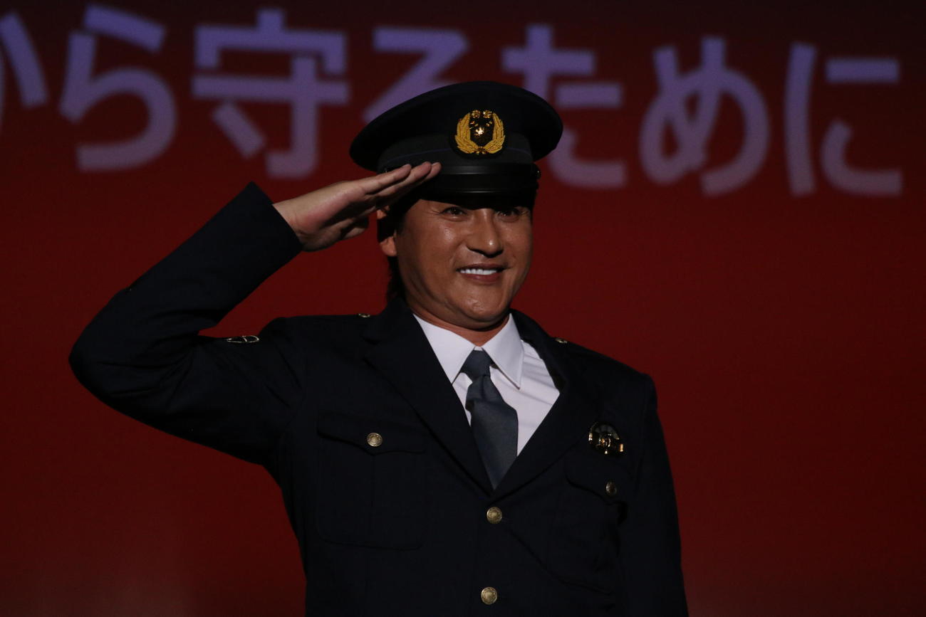 警視庁から「STOP！詐欺」広報大使に任命され、委嘱式に出席した日本ハム新庄監督（撮影・木下大輔）