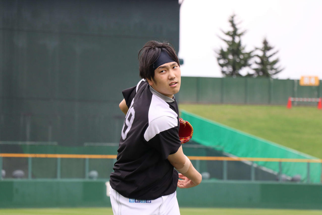 旭川で調整したソフトバンク石川（球団提供）