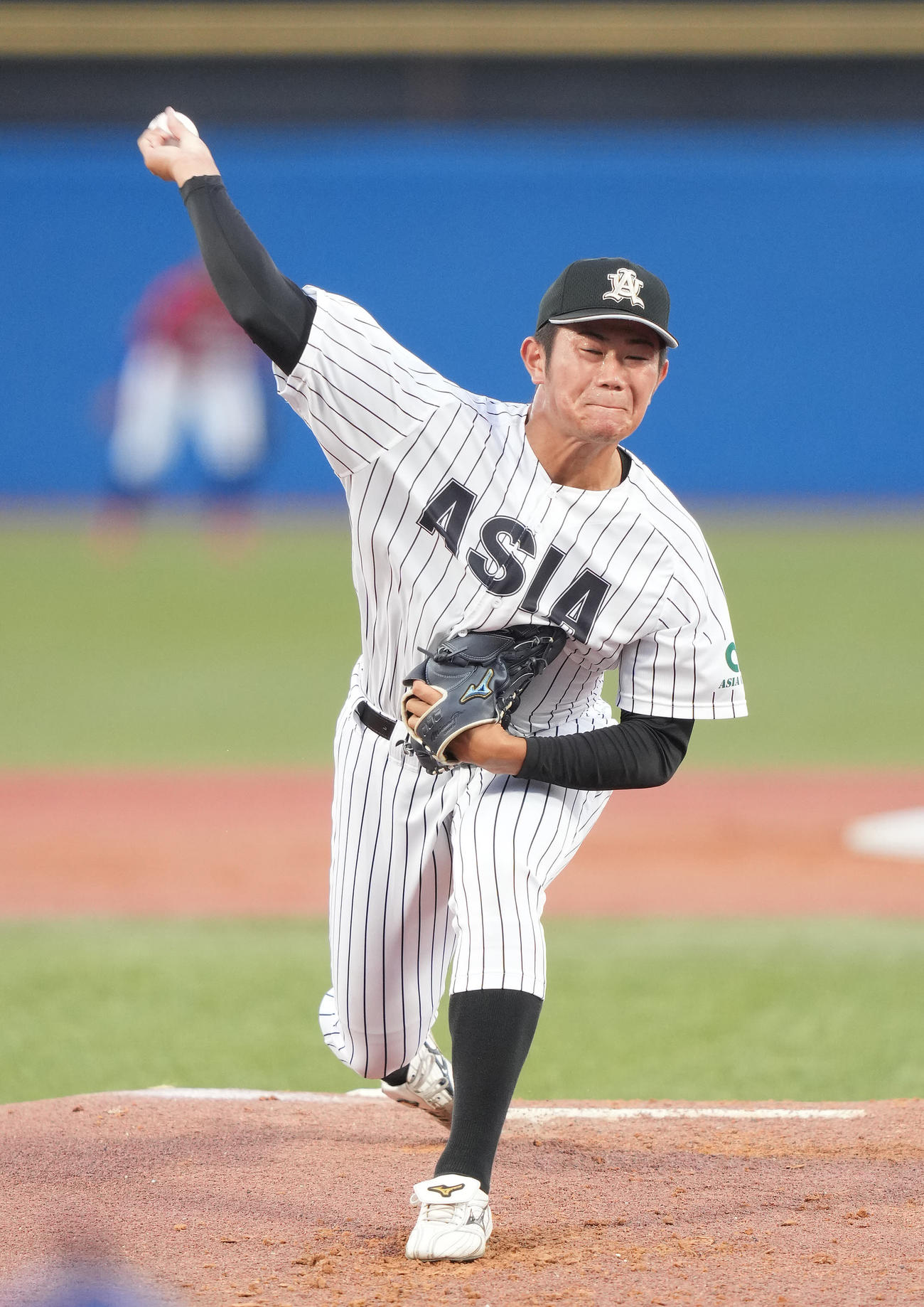 U23NPB選抜対大学・社会人選抜　先発し力投する	の青山（撮影・鈴木みどり）