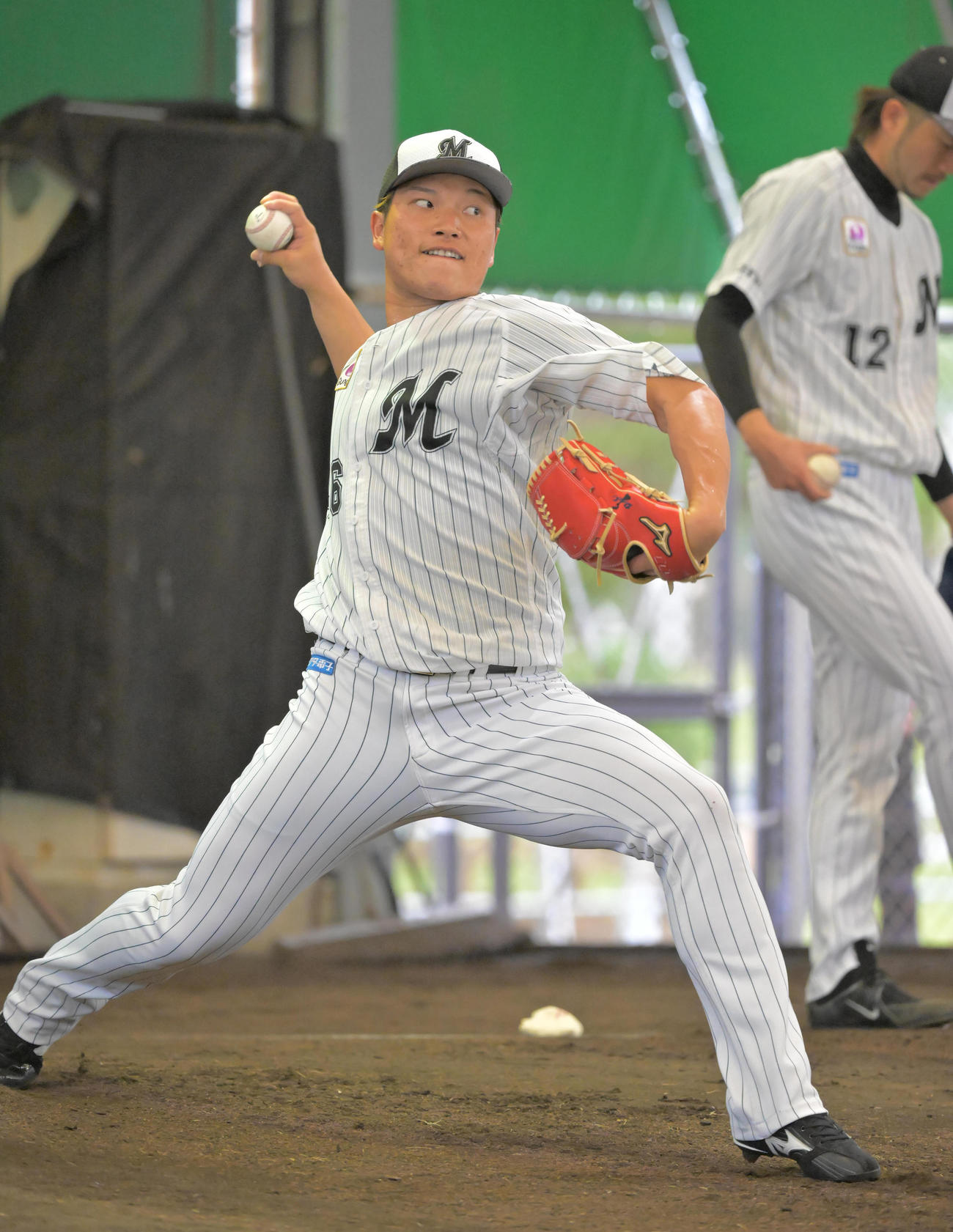 ロッテ岩下大輝（2022年2月8日撮影）