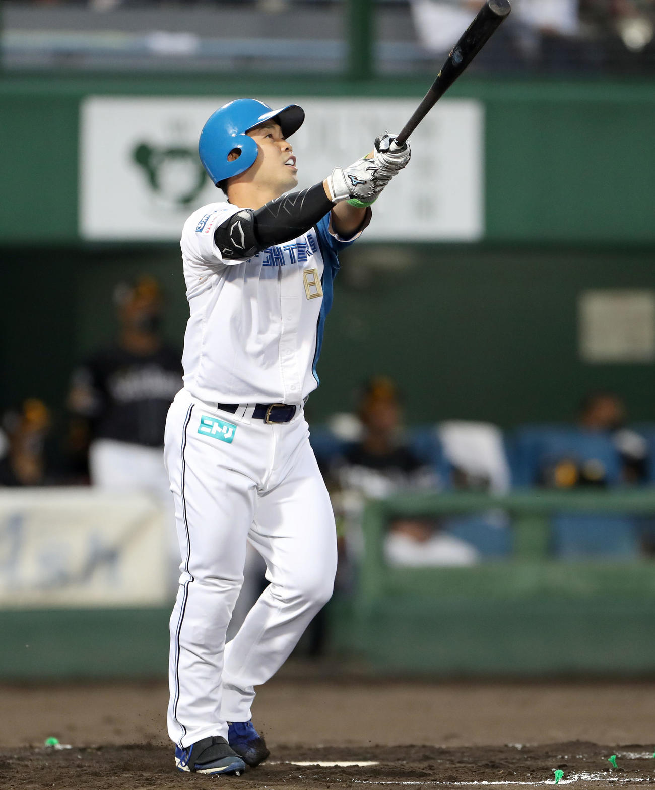 日本ハム対ソフトバンク　1回裏日本ハム1死一塁、近藤は先制2点本塁打を放つ（撮影・佐藤翔太）