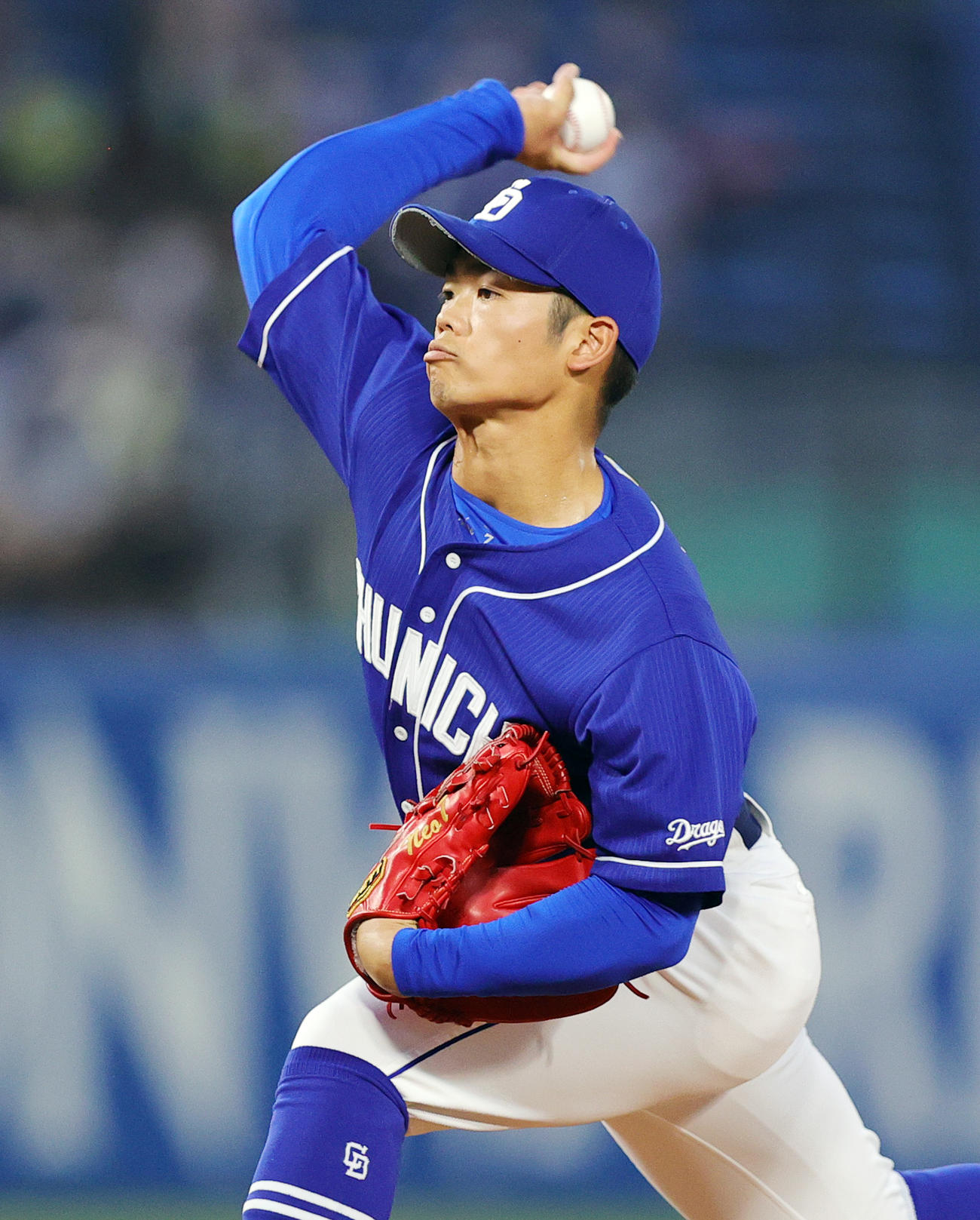 ヤクルト対中日　力投する中日根尾（撮影・野上伸悟）