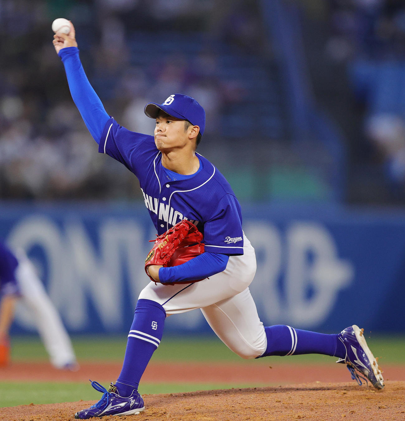 ヤクルト対中日　力投する中日根尾（撮影・野上伸悟）
