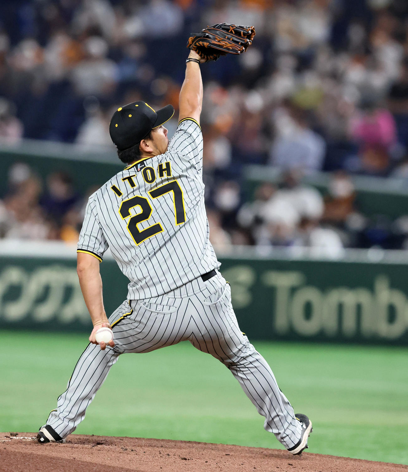 巨人対阪神　力投する阪神先発の伊藤将（撮影・加藤哉）