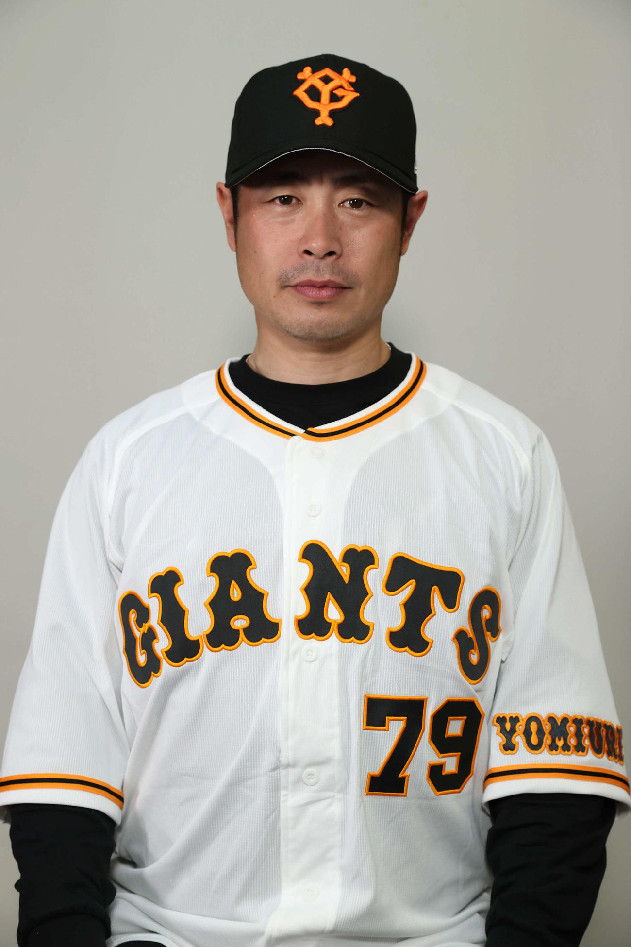 2022年巨人顔写真　亀井善行（亀井義行）　外野守備兼走塁コーチ＝撮影日不明　外部提供　※2次使用可