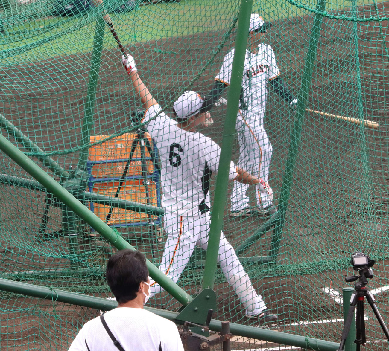 ジャイアンツ球場の2軍練習でフリー打撃を行った巨人坂本（撮影・小早川宗一郎）