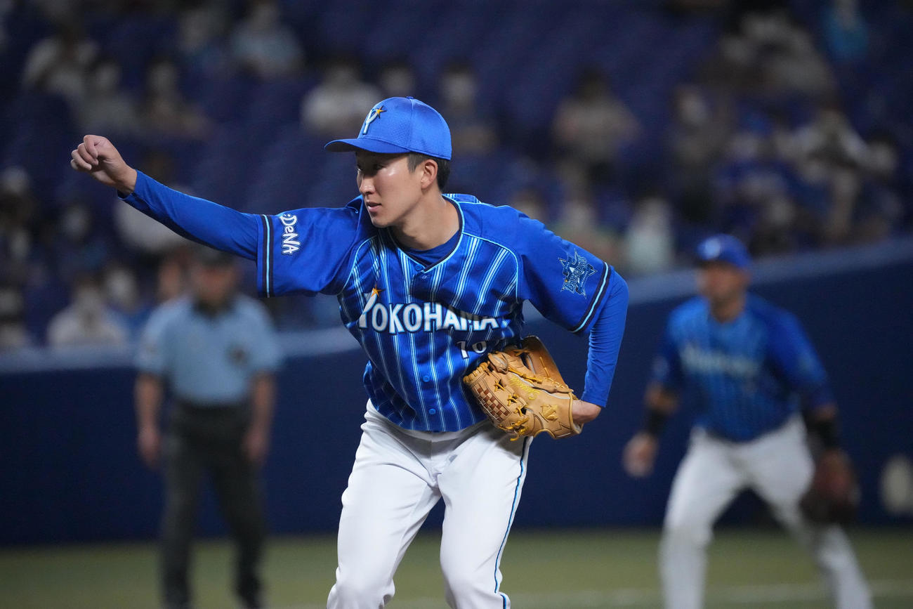 中日対DeNA 2回裏、力投するDeNA先発の大貫（撮影・森本幸一）