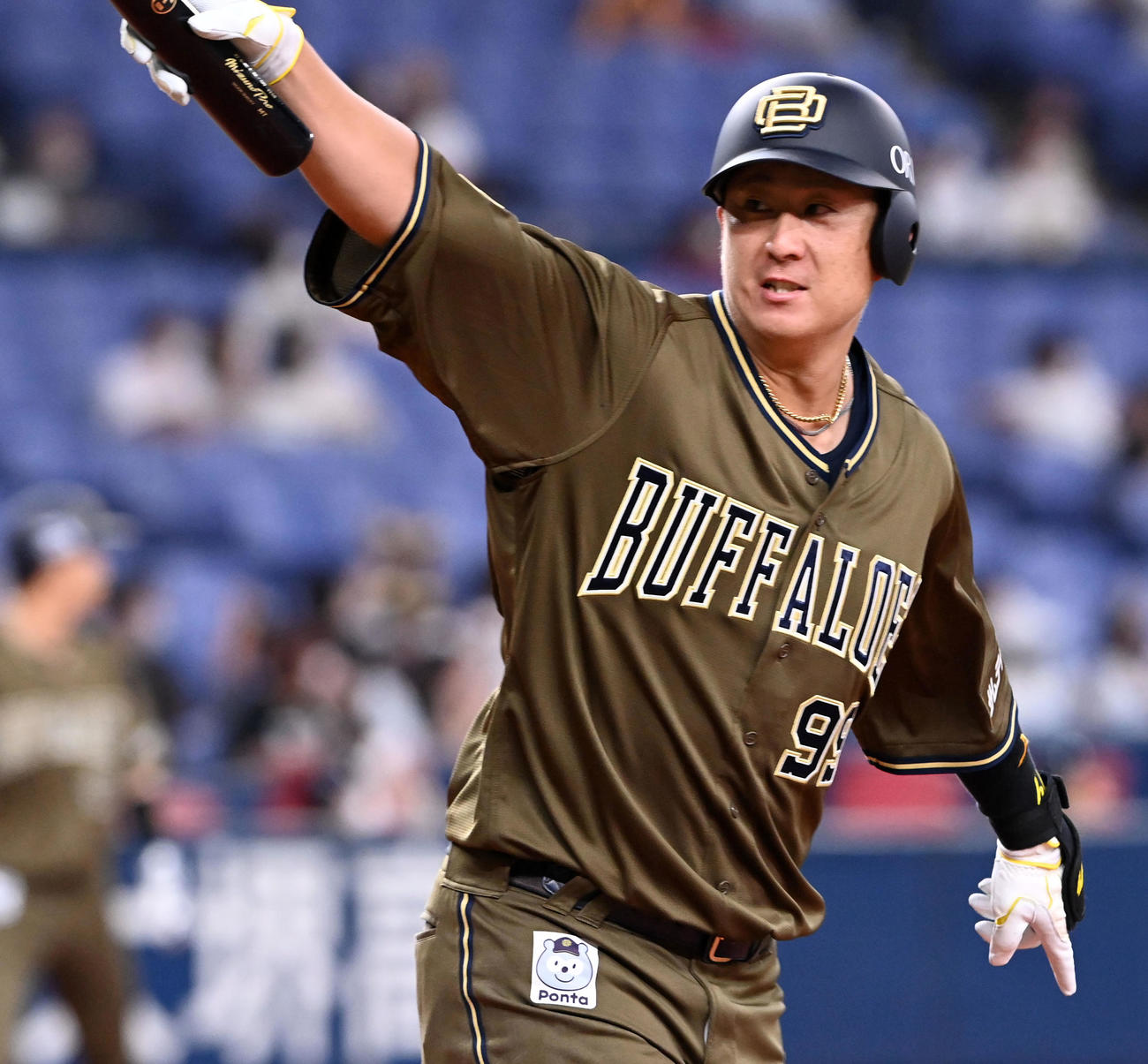 オリックス対日本ハム　6回裏オリックス無死二、三塁、杉本は逆転の左越え3点本塁打を放つ（撮影・前岡正明）