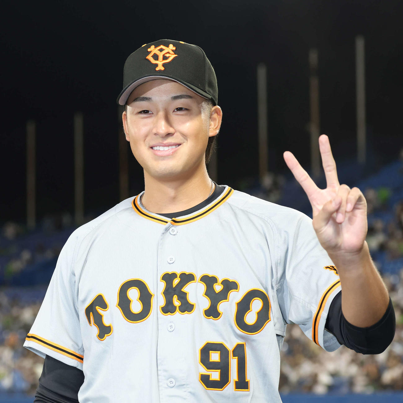 ヤクルト対巨人　今季2勝目を挙げた巨人堀田（撮影・丹羽敏通）