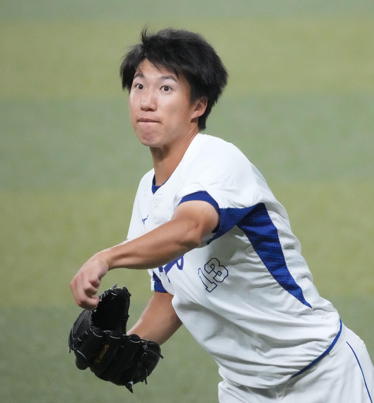 一軍の投手練習に合流しキャッチボールをする中日橋本侑樹（撮影・森本幸一）