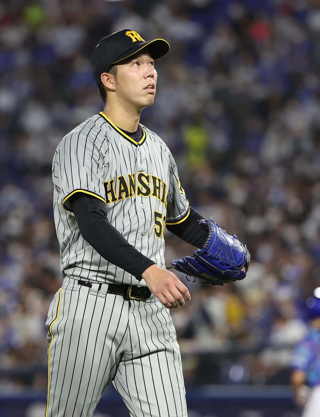 DeNA対阪神　6回2失点で降板する青柳（撮影・上田博志）