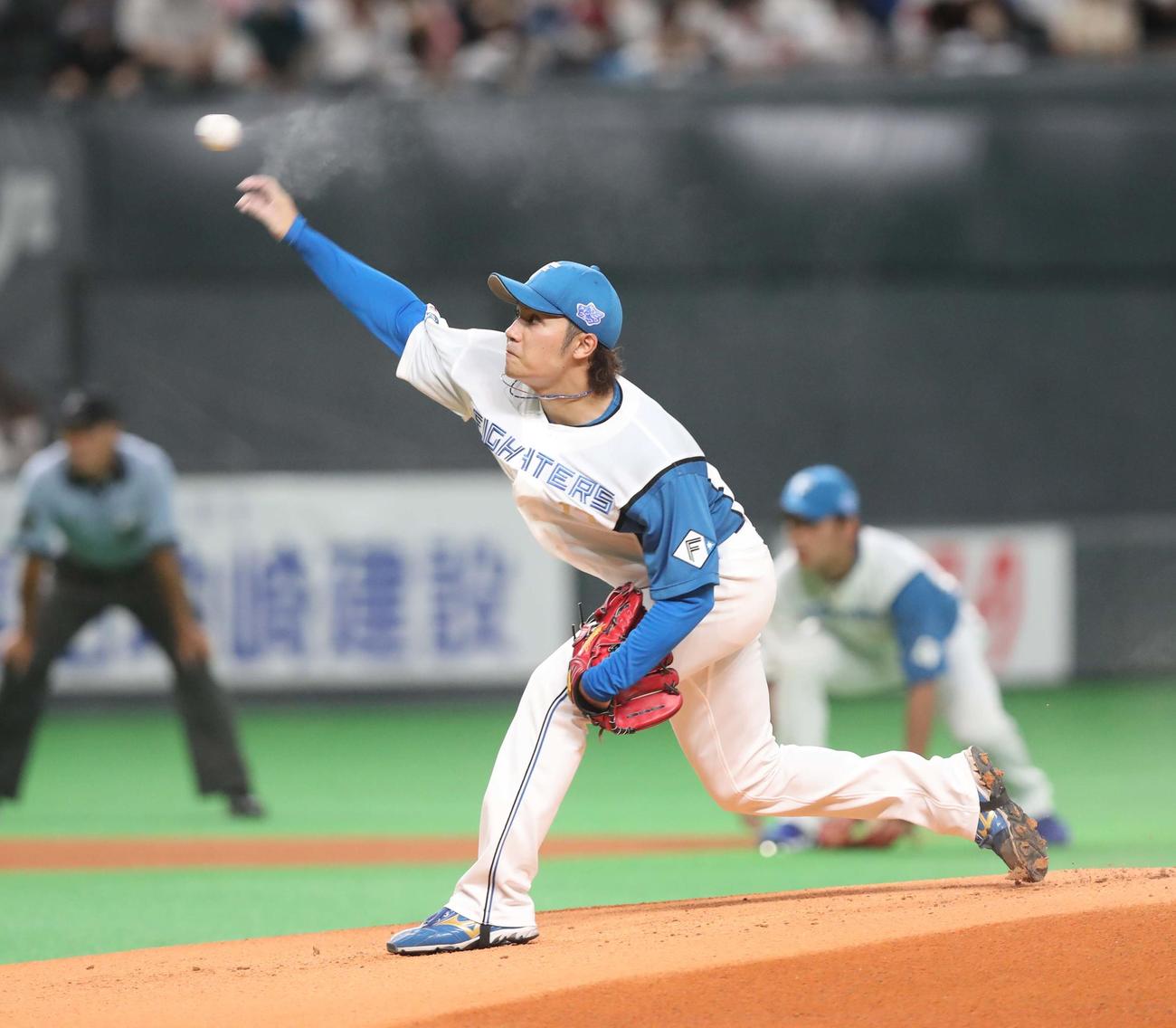 日本ハム対西武　日本ハム先発の伊藤（撮影・黒川智章）