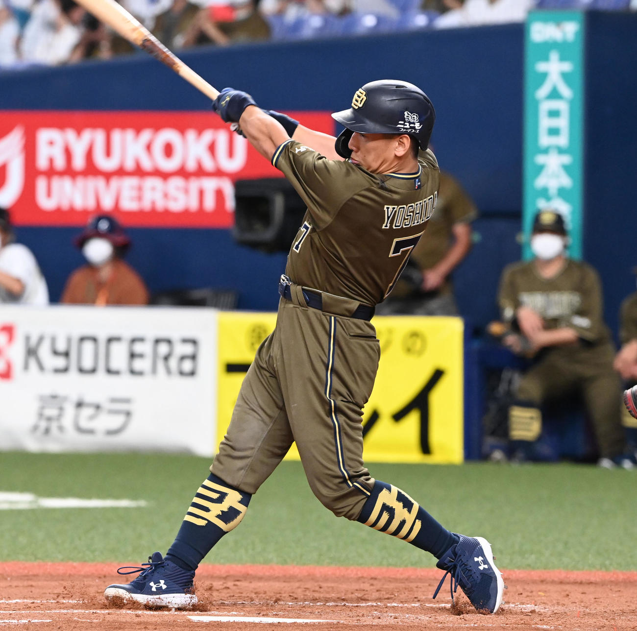 オリックス対楽天　3回裏オリックス1死一、二塁、吉田正は右前打を放つ（撮影・前岡正明）