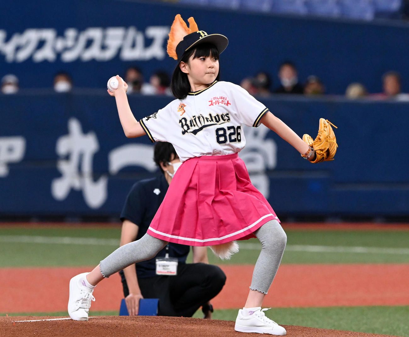 オリックス対楽天　始球式を務めた市川ぼたん（撮影・前岡正明）
