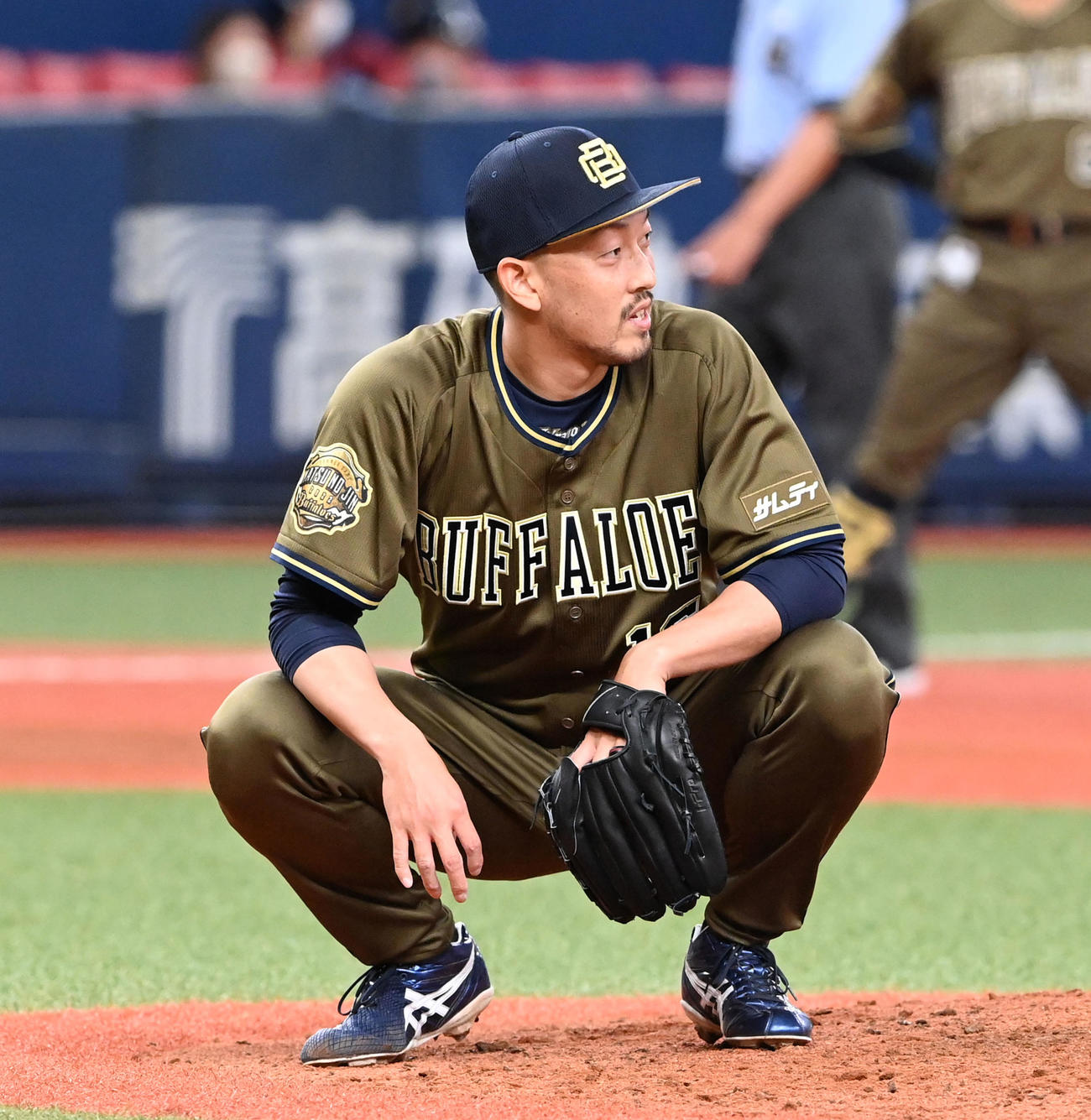 オリックス対楽天　9回表楽天1死、岡島に右越え同点本塁打を浴びた平野佳（撮影・前岡正明）