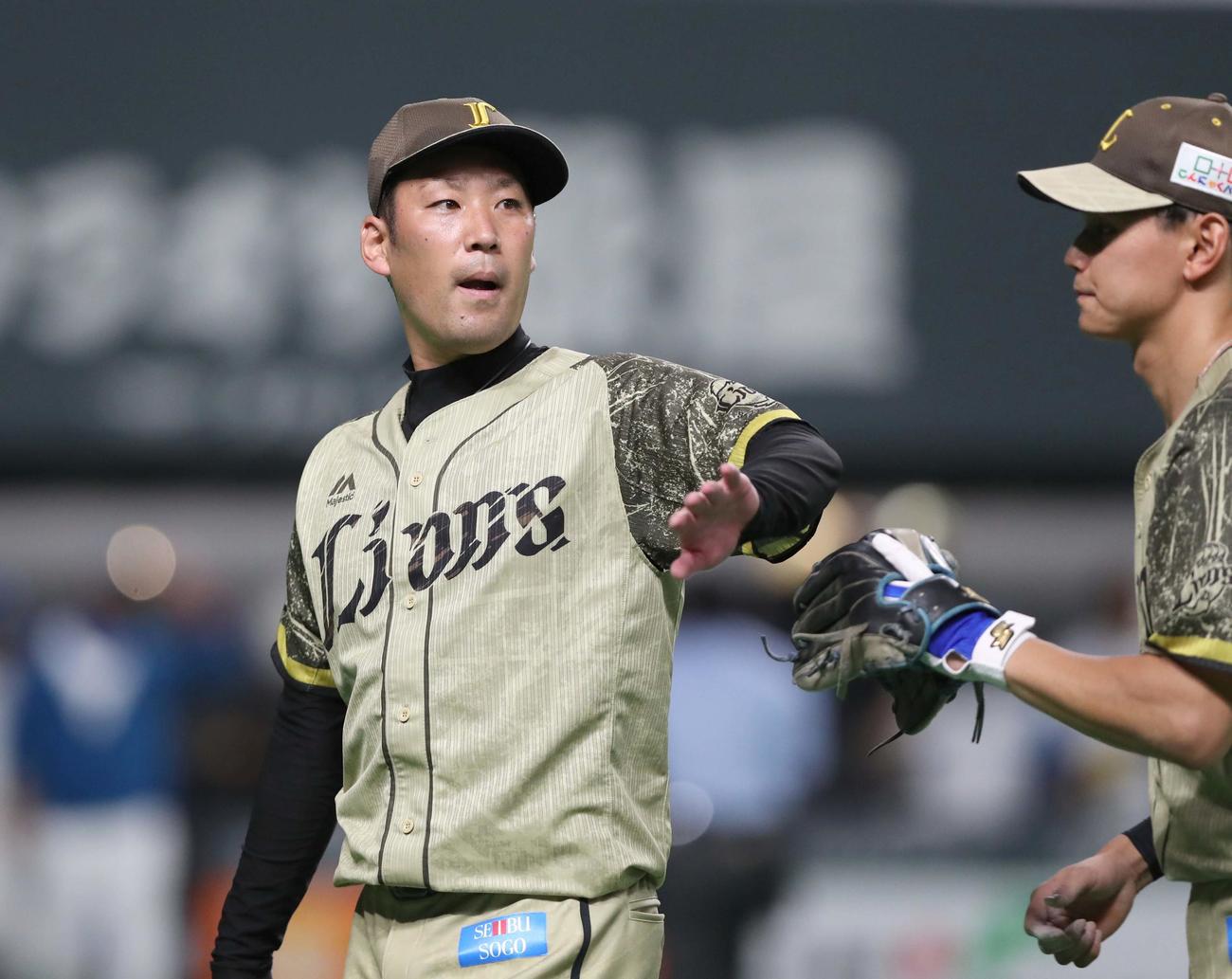 日本ハム対西武　11回に登板し通算100ホールドを達成した増田（撮影・黒川智章）
