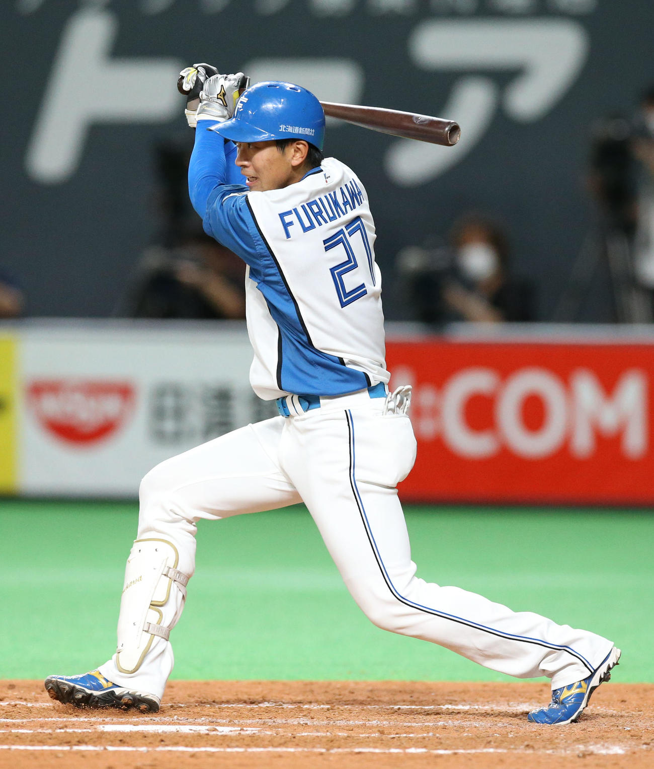 5回裏日本ハム1死二塁、古川裕は中前打を放つ（撮影・佐藤翔太）