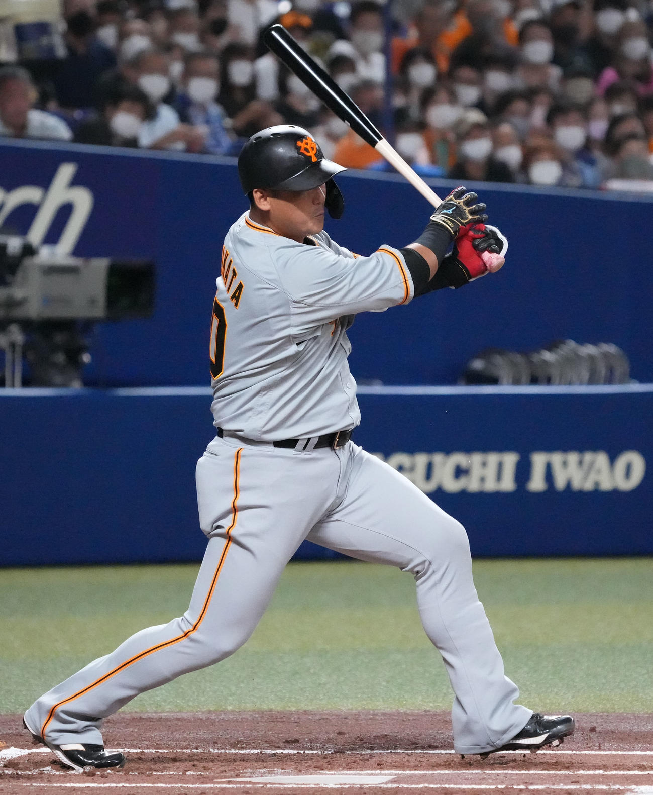 中日対巨人　1回表巨人2死三塁、中前適時打を放つ中田（撮影・森本幸一）
