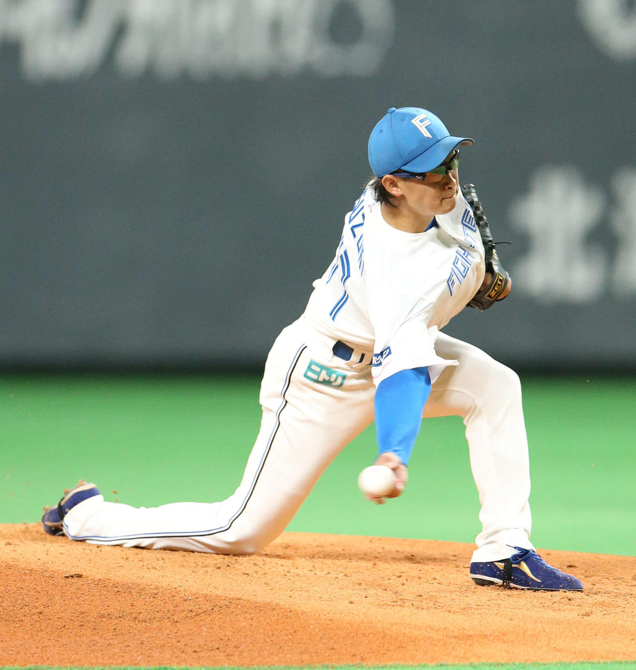 日本ハム対西武　力投する日本ハム先発の鈴木（撮影・佐藤翔太）