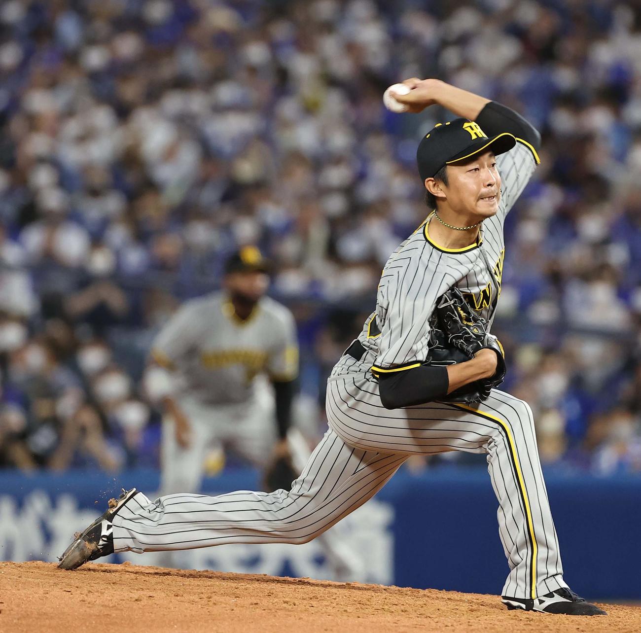 DeNA対阪神　阪神2番手で登板する島本（撮影・上田博志）