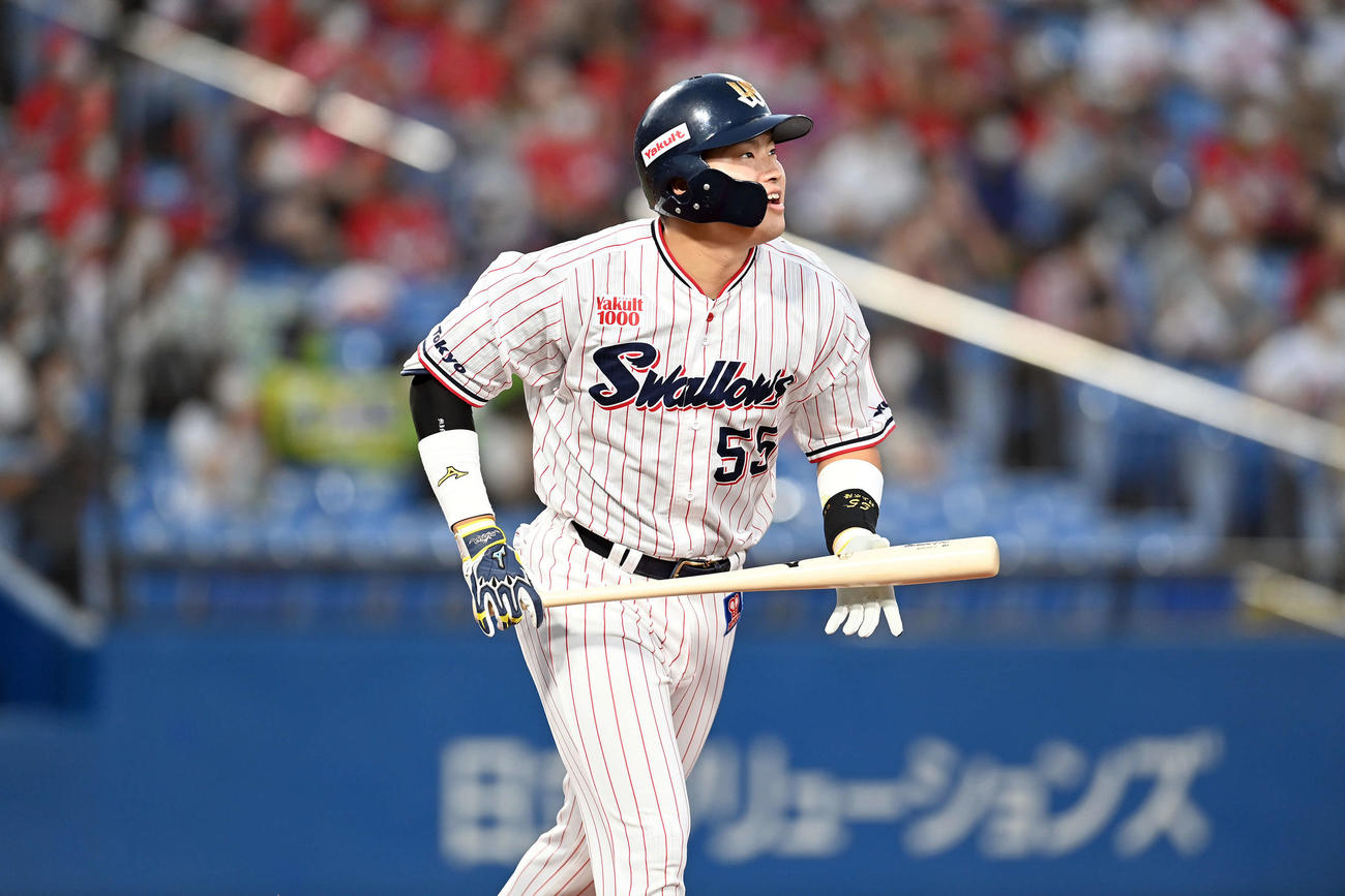 通算100号本塁打を放つ村上宗隆（2021年9月19日撮影）