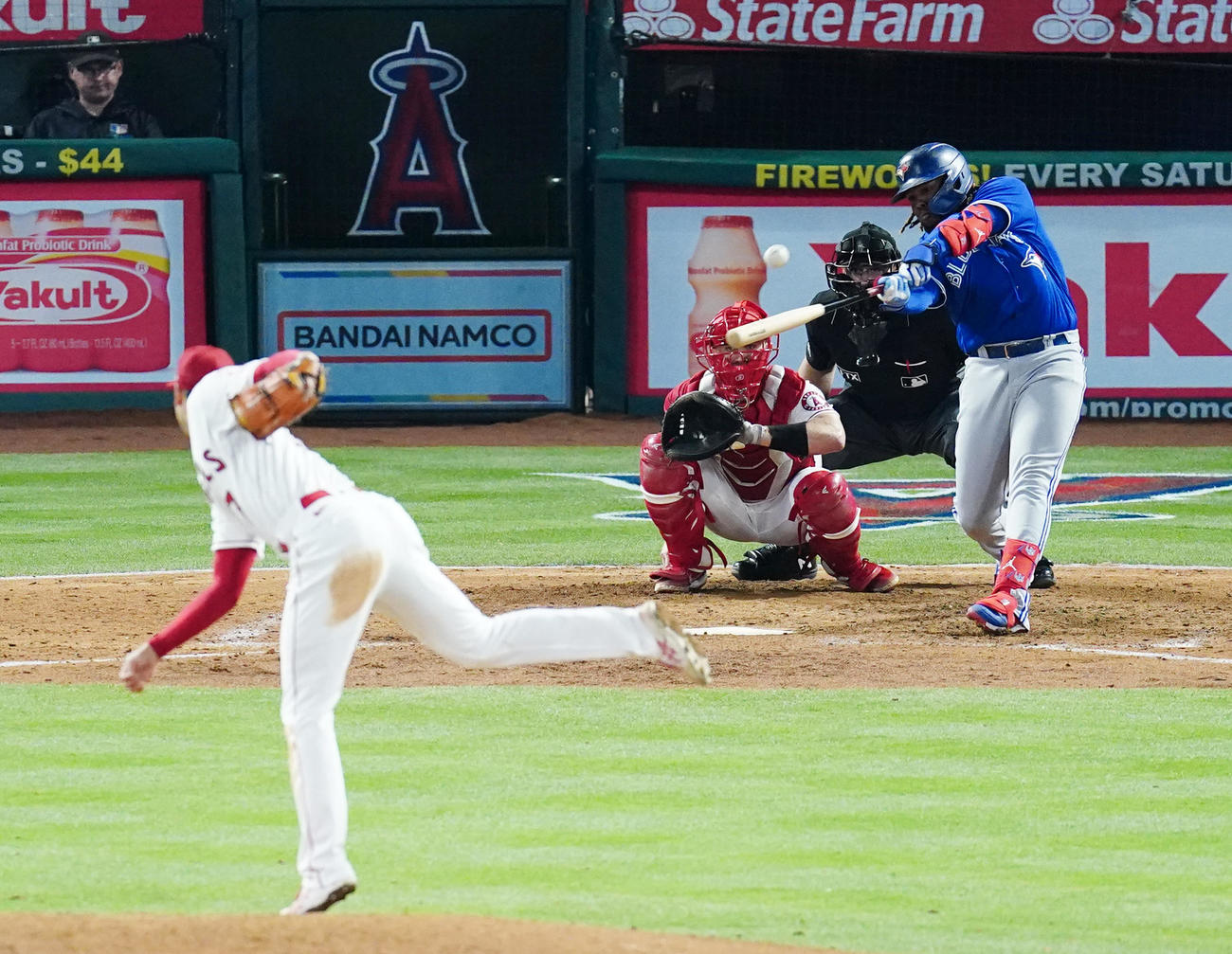5月26日、エンゼルス大谷翔平から本塁打を放つブルージェイズ・ゲレロ
