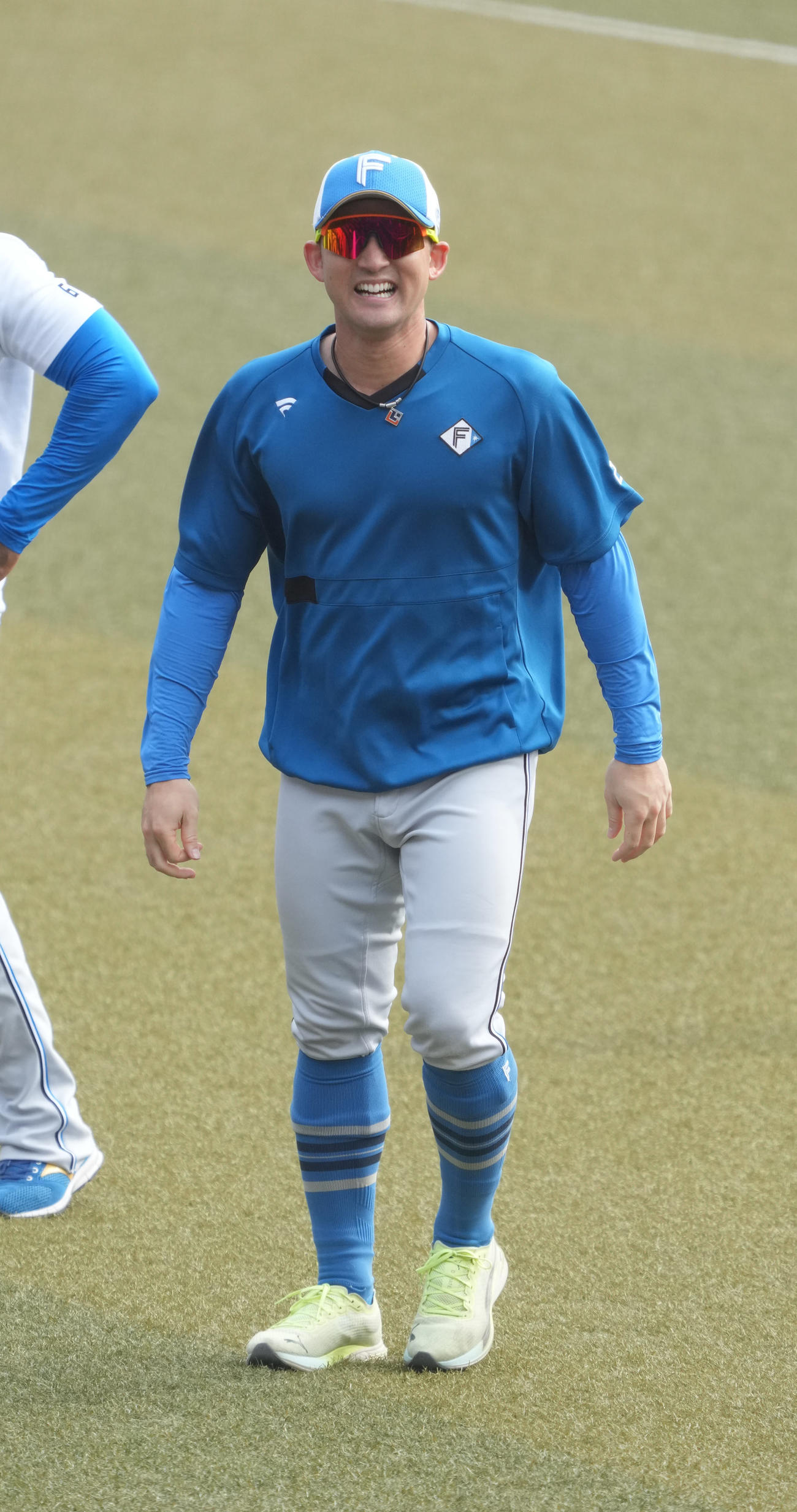 ロッテ対日本ハム　試合前の練習に臨む日本ハム杉谷（撮影・小沢裕）