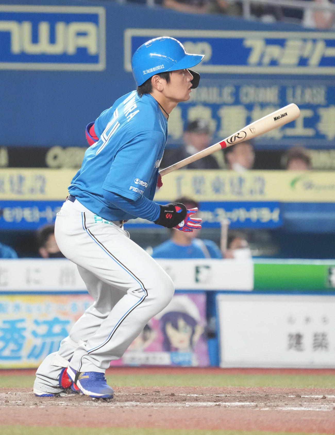 ロッテ対日本ハム　4回表日本ハム無死、野村は左前打を放つ（撮影・小沢裕）