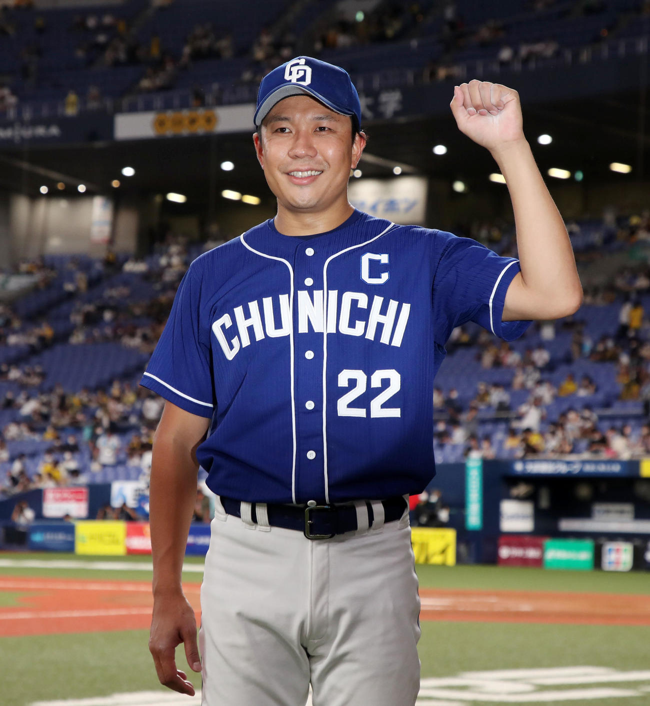 阪神対中日　阪神に勝利しポーズを決める大野雄（撮影・加藤哉）