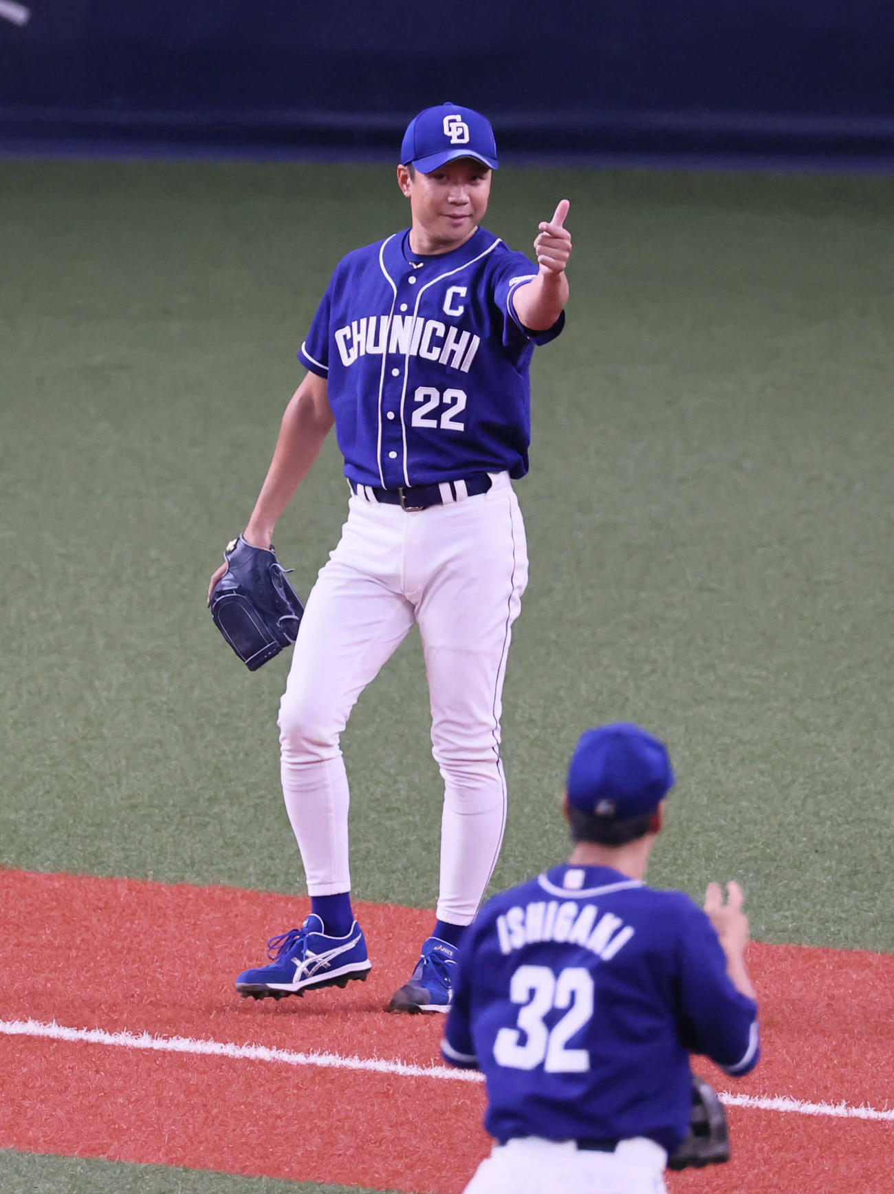 阪神対中日　2回裏阪神1死一塁、大野は梅野を遊ゴロ併殺打に仕留める（撮影・宮崎幸一）