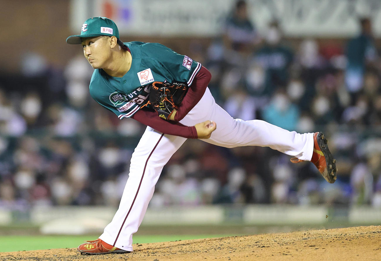 楽天対西武　9回表、楽天4番手で登板し力投する吉川（撮影・垰建太）
