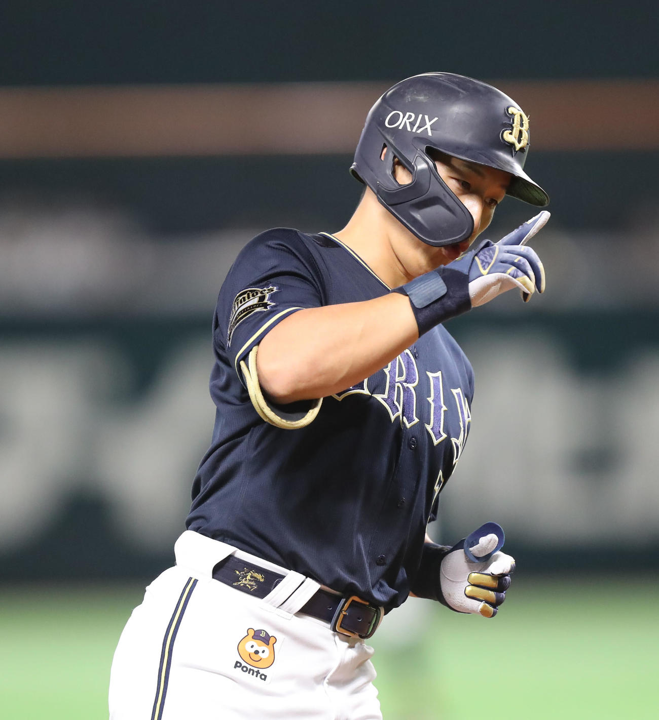 ソフトバンク対オリックス　1回表オリックス1死一塁、吉田正は右中間へ2点本塁打を放つ（撮影・屋方直哉）