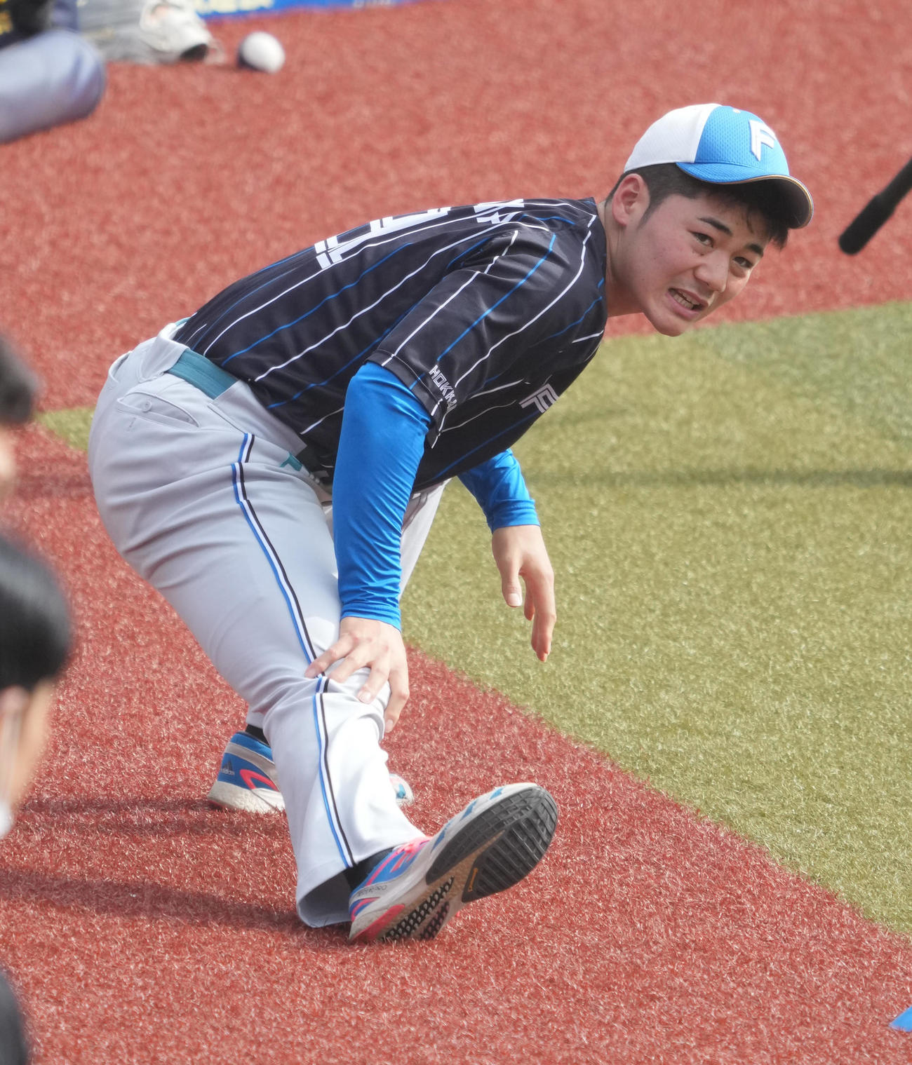 ロッテ対日本ハム　試合前の練習に臨む日本ハム清宮（撮影・小沢裕）
