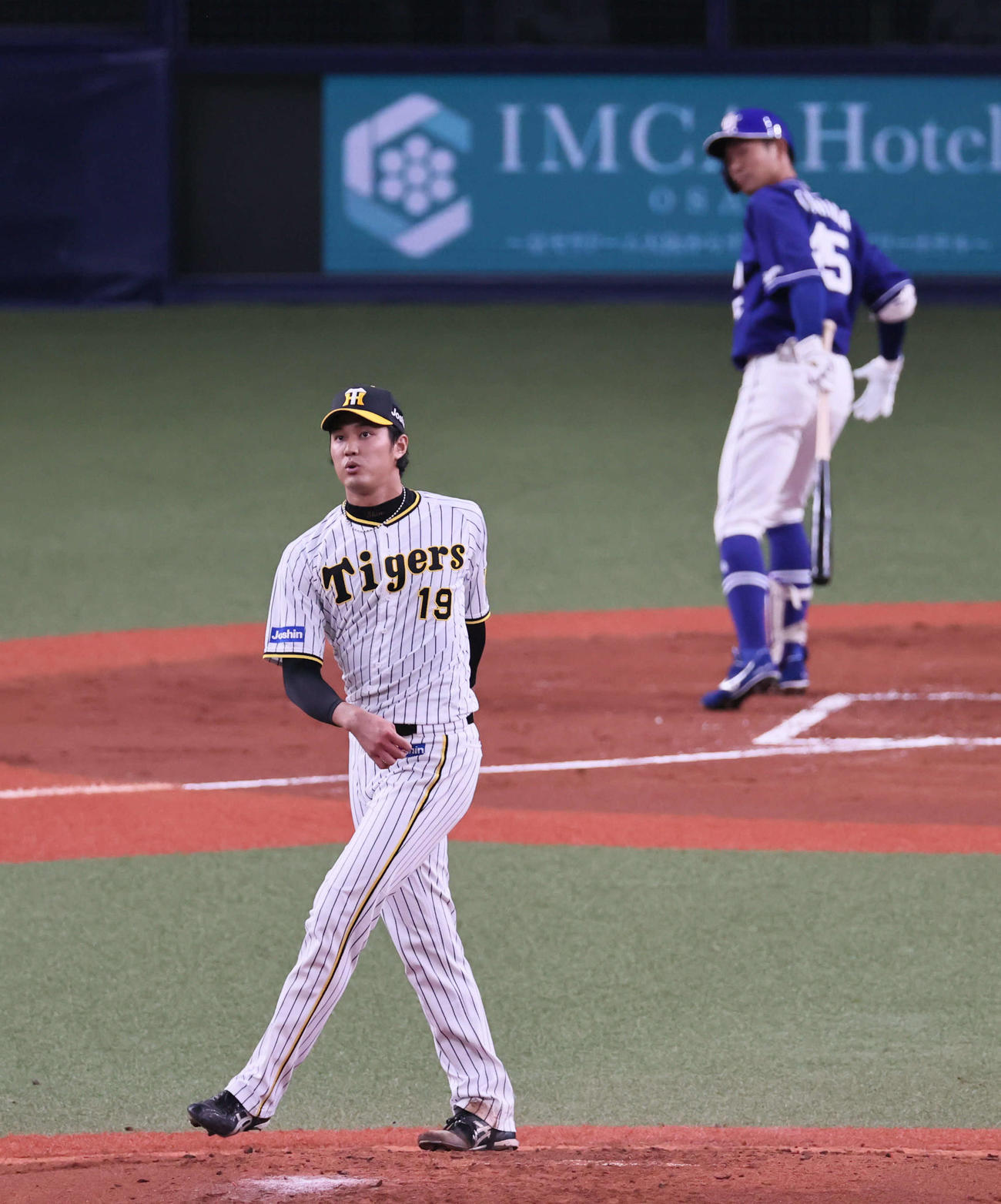 阪神対中日　3回表中日1死、藤浪は土田を空振り三振にとり、6奪三振とする（撮影・宮崎幸一）